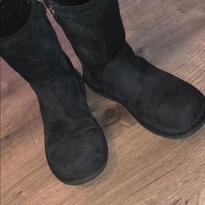 Black uggs with silver plates